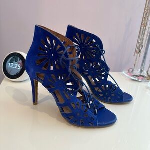 Cute Blue lace pumps, size 8.5